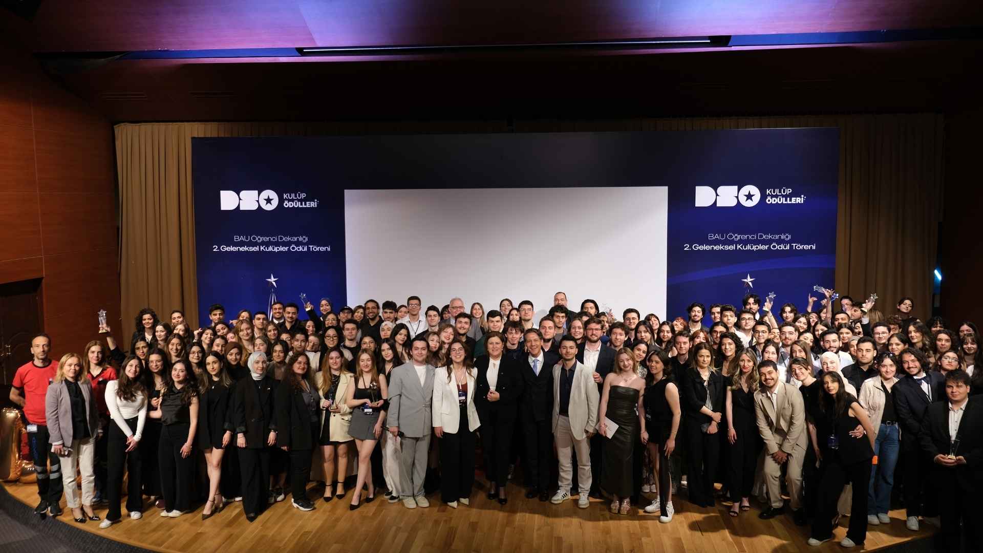 The Stars of the Campus Took the Stage at the 2nd Traditional Student Clubs Award Ceremony!