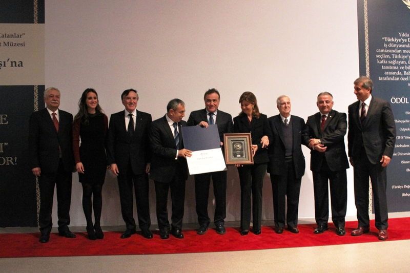 2. Geleneksel Türkiye'ye Değer Katanlar Ödülü - Oya Eczacıbaşı