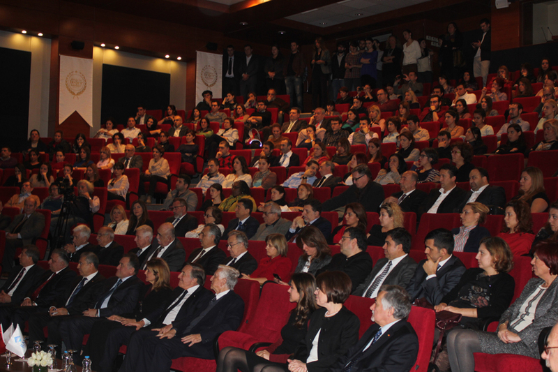 2. Geleneksel Türkiye'ye Değer Katanlar Ödülü - Oya Eczacıbaşı