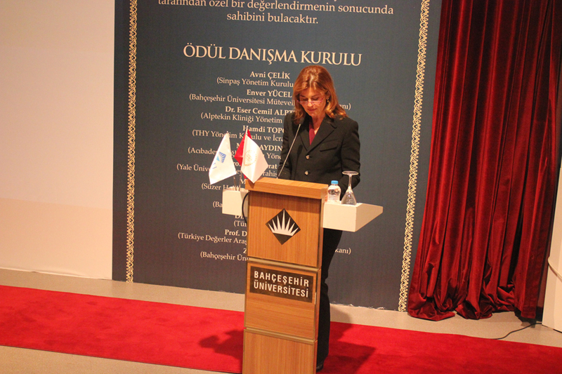 2. Geleneksel Türkiye'ye Değer Katanlar Ödülü - Oya Eczacıbaşı