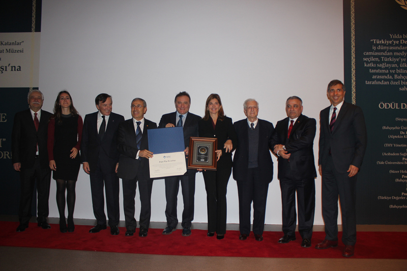 2. Geleneksel Türkiye'ye Değer Katanlar Ödülü - Oya Eczacıbaşı