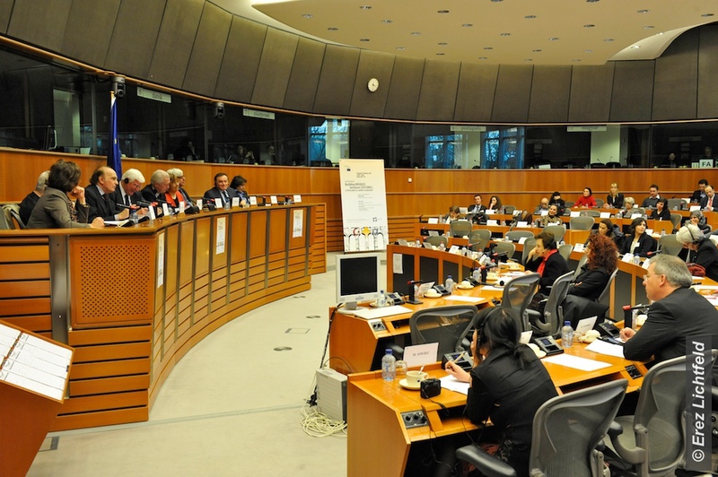 Enver Yücel Avrupa Parlamentosu'na Seslendi