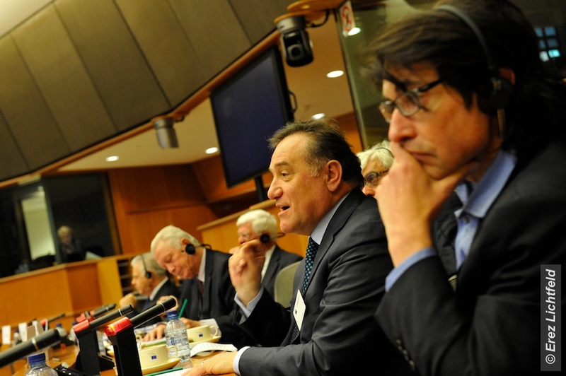 Enver Yücel Avrupa Parlamentosu'na Seslendi