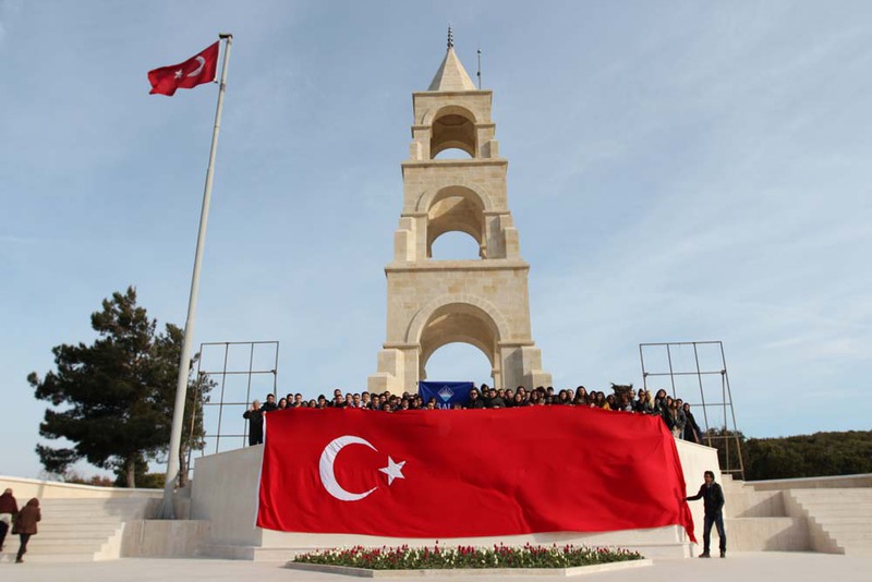 BAU'lu Öğrenciler Çanakkale'de Şehitlerimizi Ziyaret Etti
