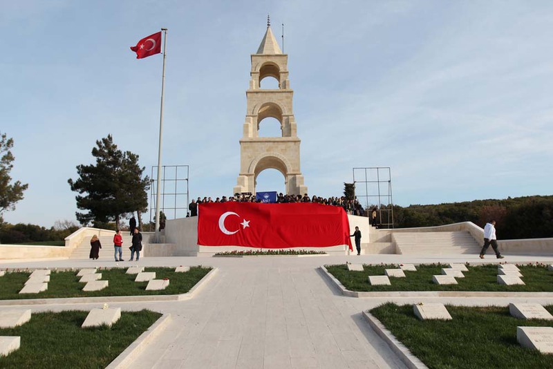 BAU'lu Öğrenciler Çanakkale'de Şehitlerimizi Ziyaret Etti