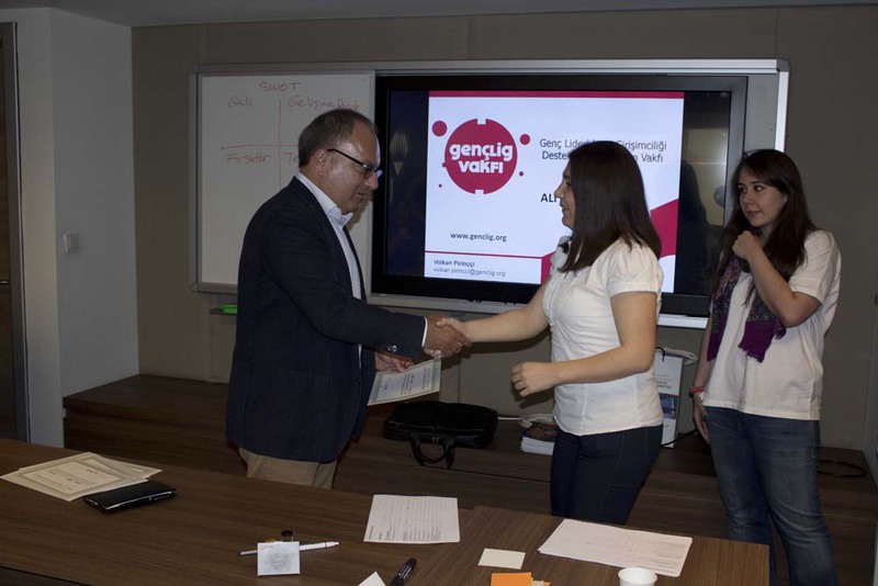 Çekirdek Eğitimler'in İlk Rol Modeli Ali Pandır Oldu