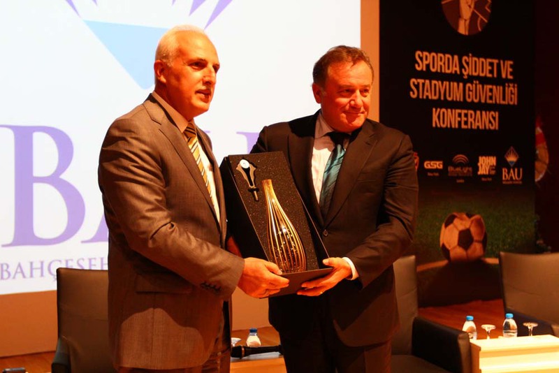 "Türkiye'de Stadyum Güvenliği" Araştırmasının Sonuçları Açıklandı