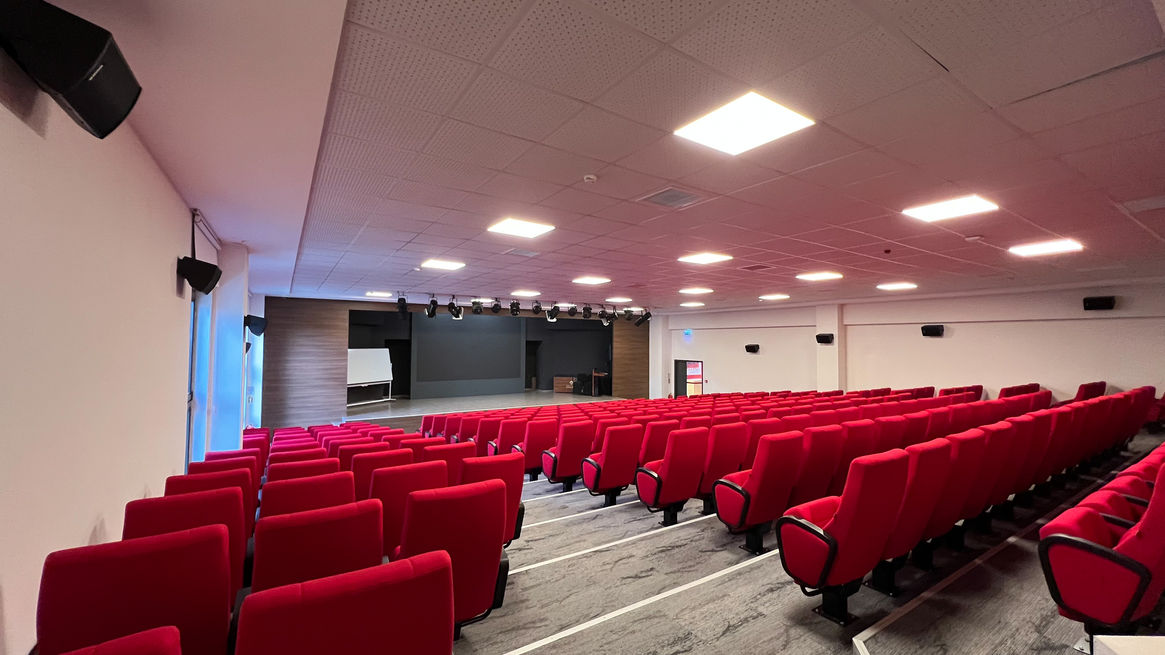 Toplantı ve Konferans Salonları