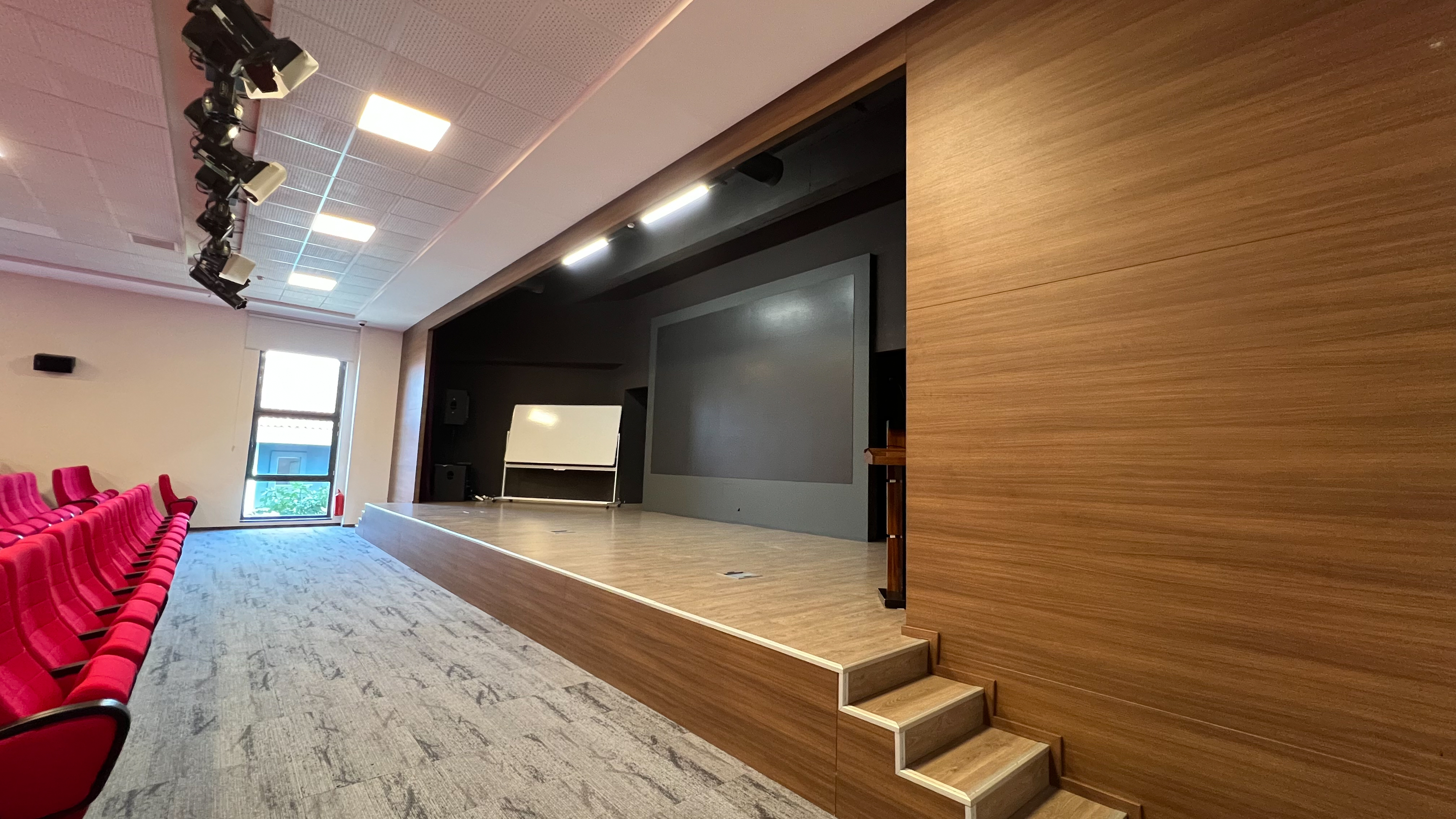 Toplantı ve Konferans Salonları