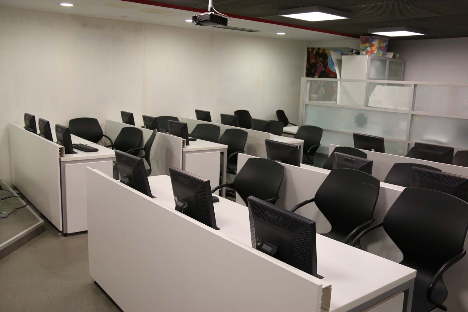 Mühendislik ve Doğa Bilimleri Fakültesi - Laboratuvarlar