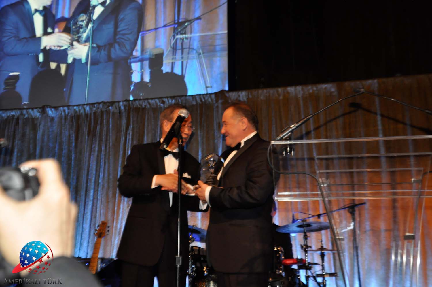 Birleşmiş Milletler'den Enver Yücel'e 'Küresel Eğitime Katkı" Ödülü