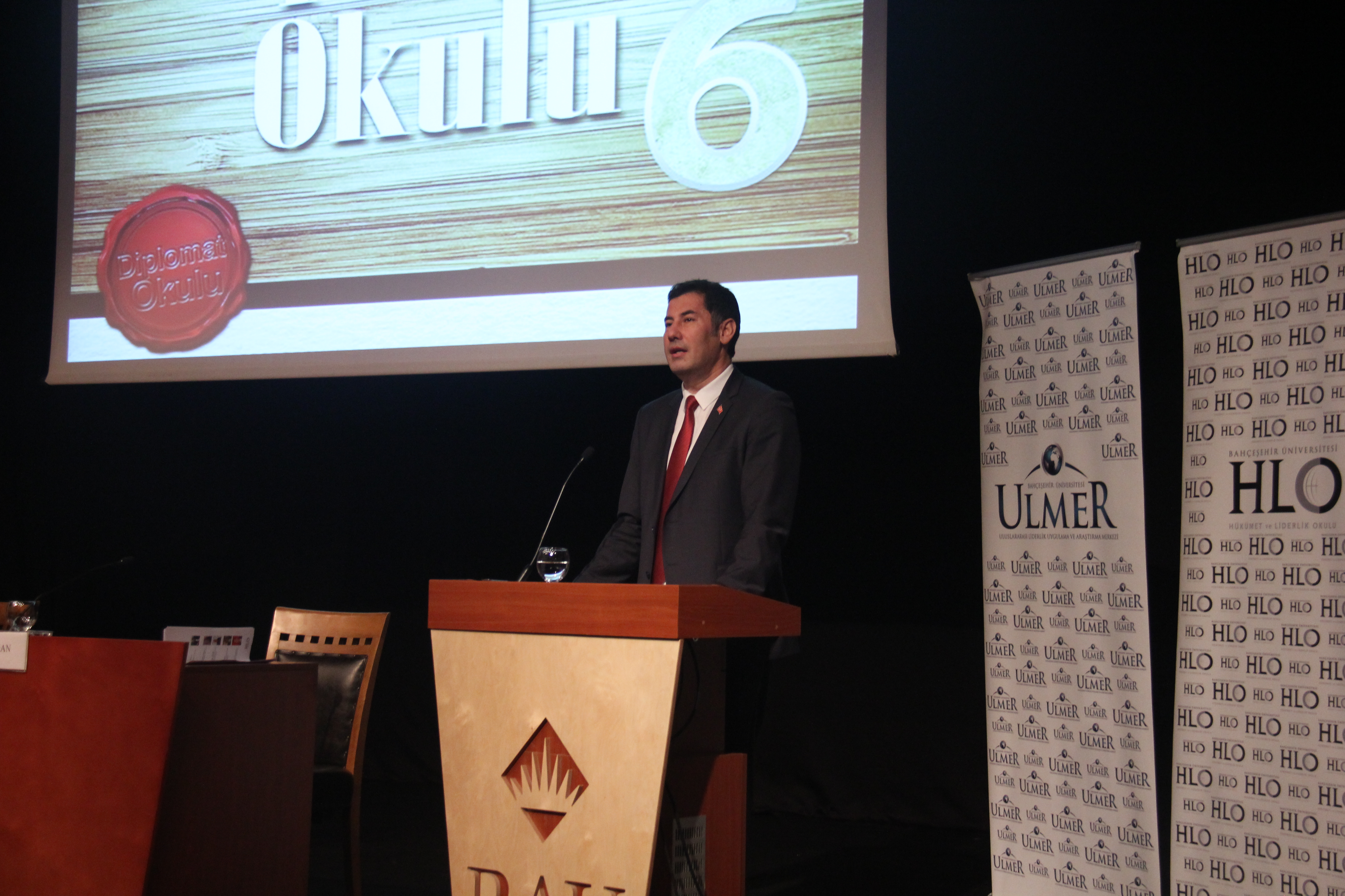 Hükümet ve Liderlik Okulu 2014-2015