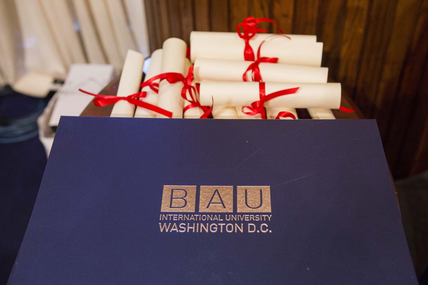 BAU International University Washington DC İlk Mezunlarını Verdi