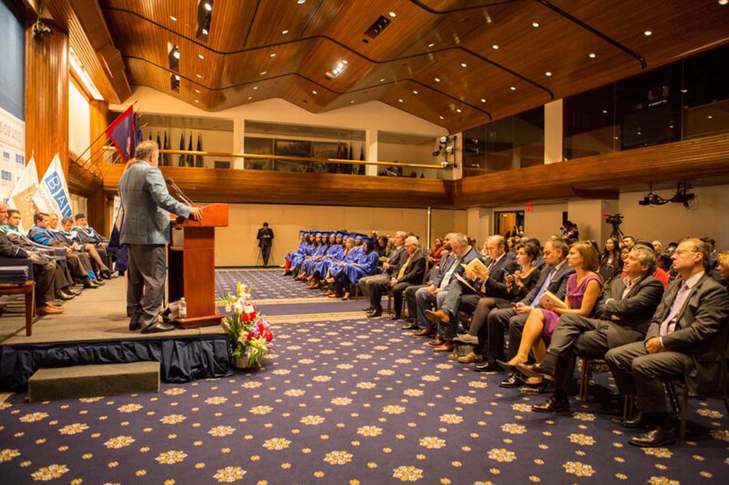 BAU International University Washington DC İlk Mezunlarını Verdi