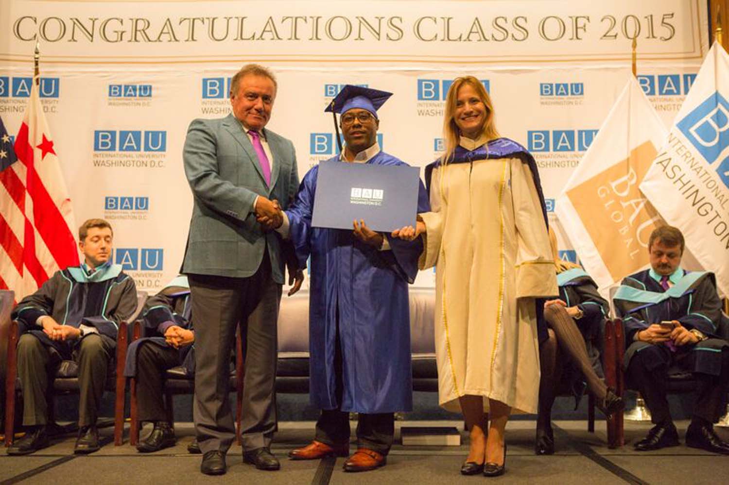 BAU International University Washington DC İlk Mezunlarını Verdi
