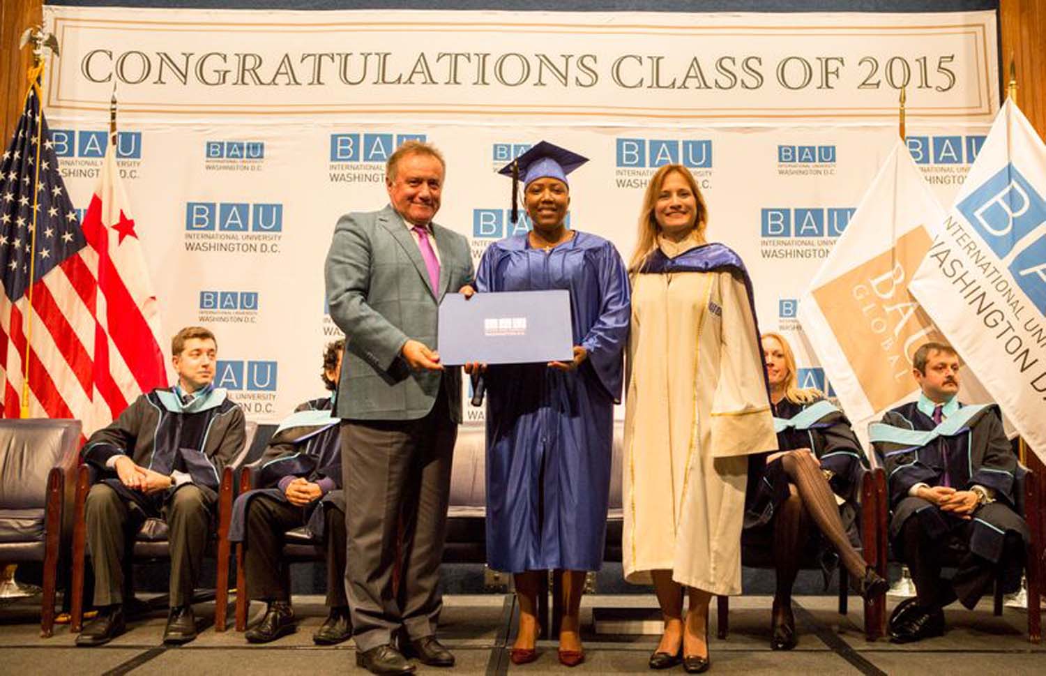 BAU International University Washington DC İlk Mezunlarını Verdi