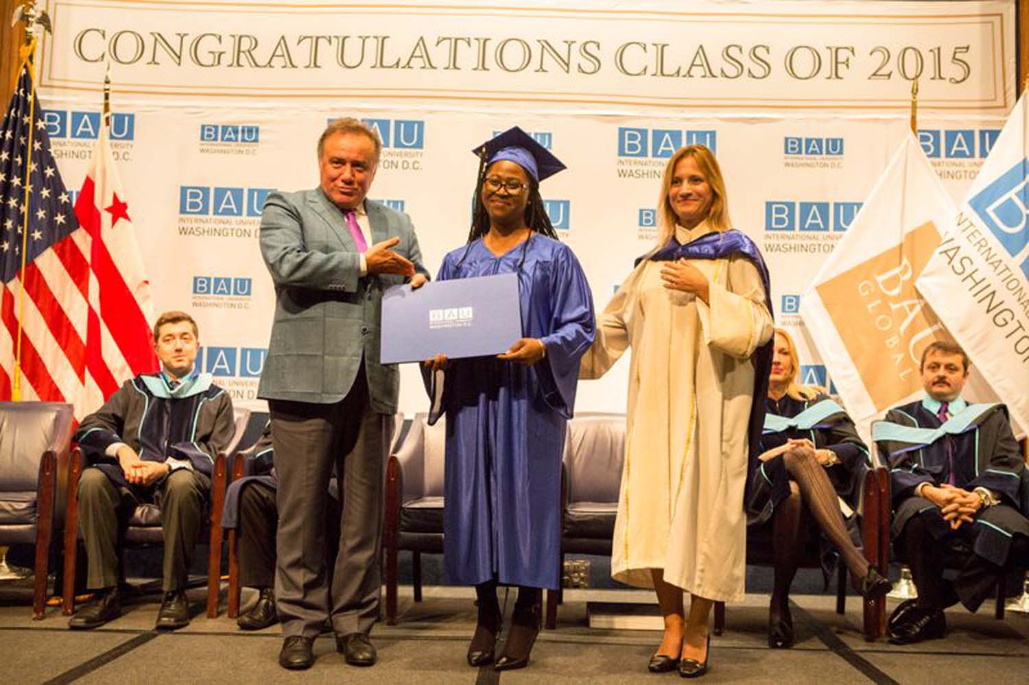 BAU International University Washington DC İlk Mezunlarını Verdi