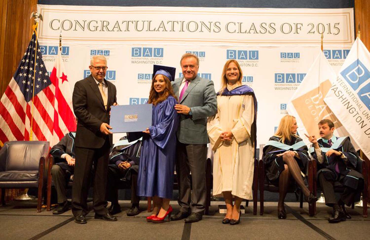 BAU International University Washington DC İlk Mezunlarını Verdi