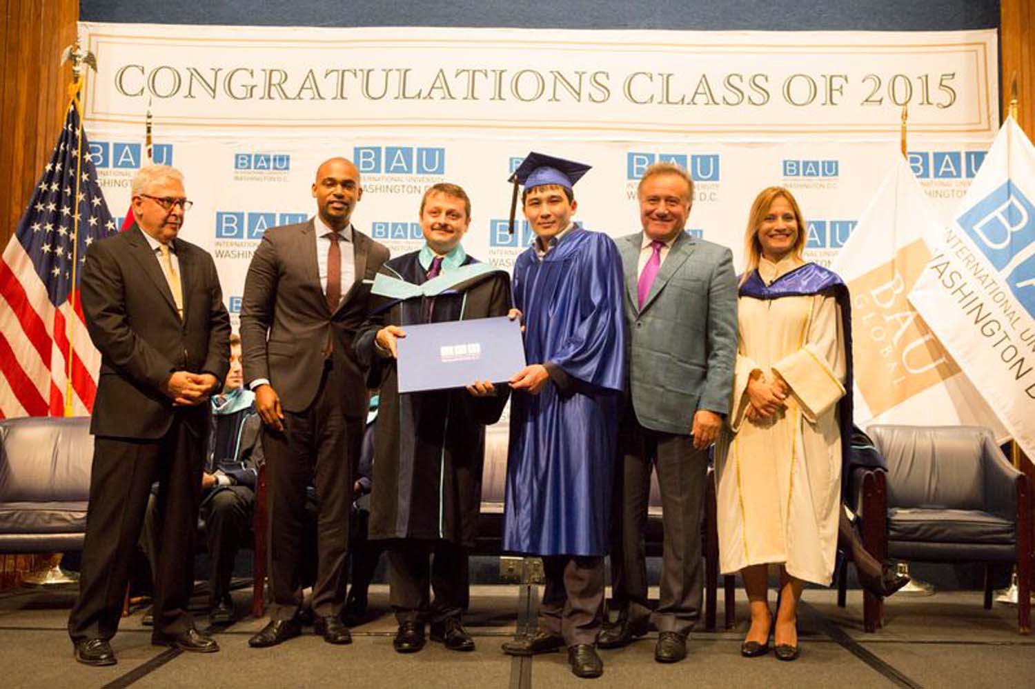 BAU International University Washington DC İlk Mezunlarını Verdi