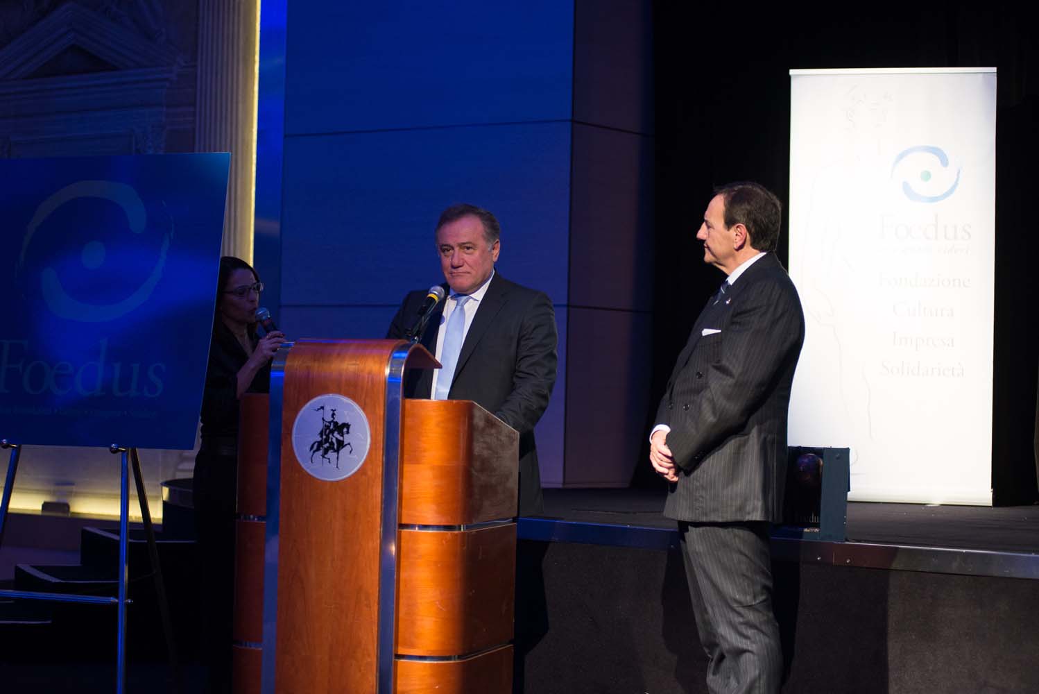 Enver Yücel'e “Foedus Özel Ödülü” 