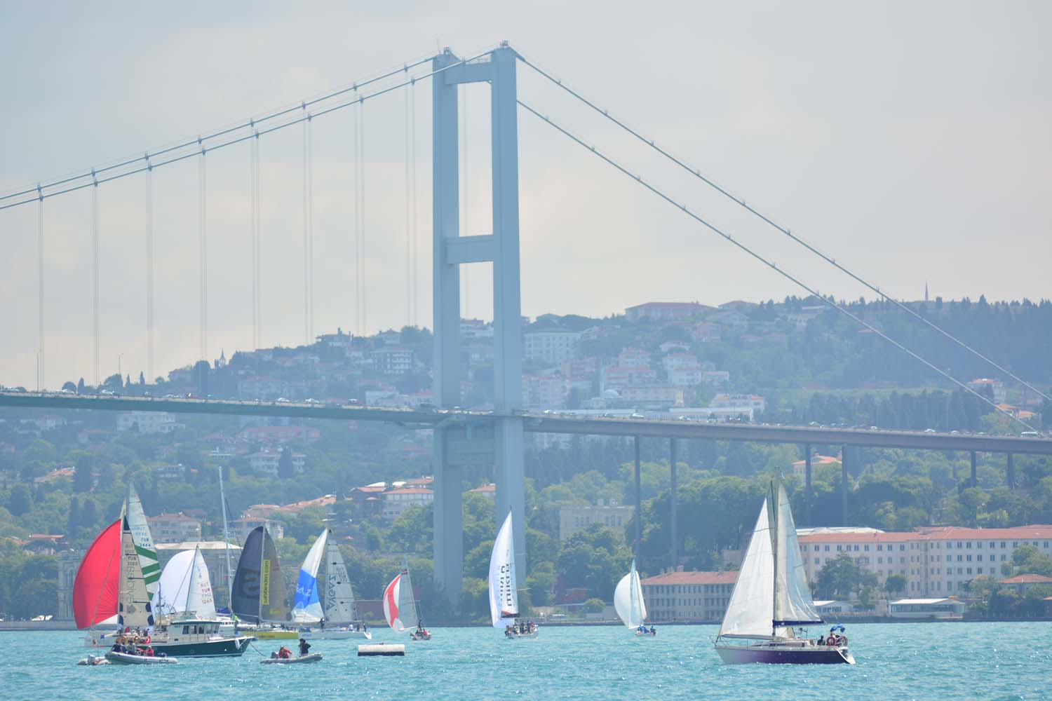 İstanbul Boğazı'nda BAU Bosphorus Sailing Cup 2016 Rüzgarı Esti