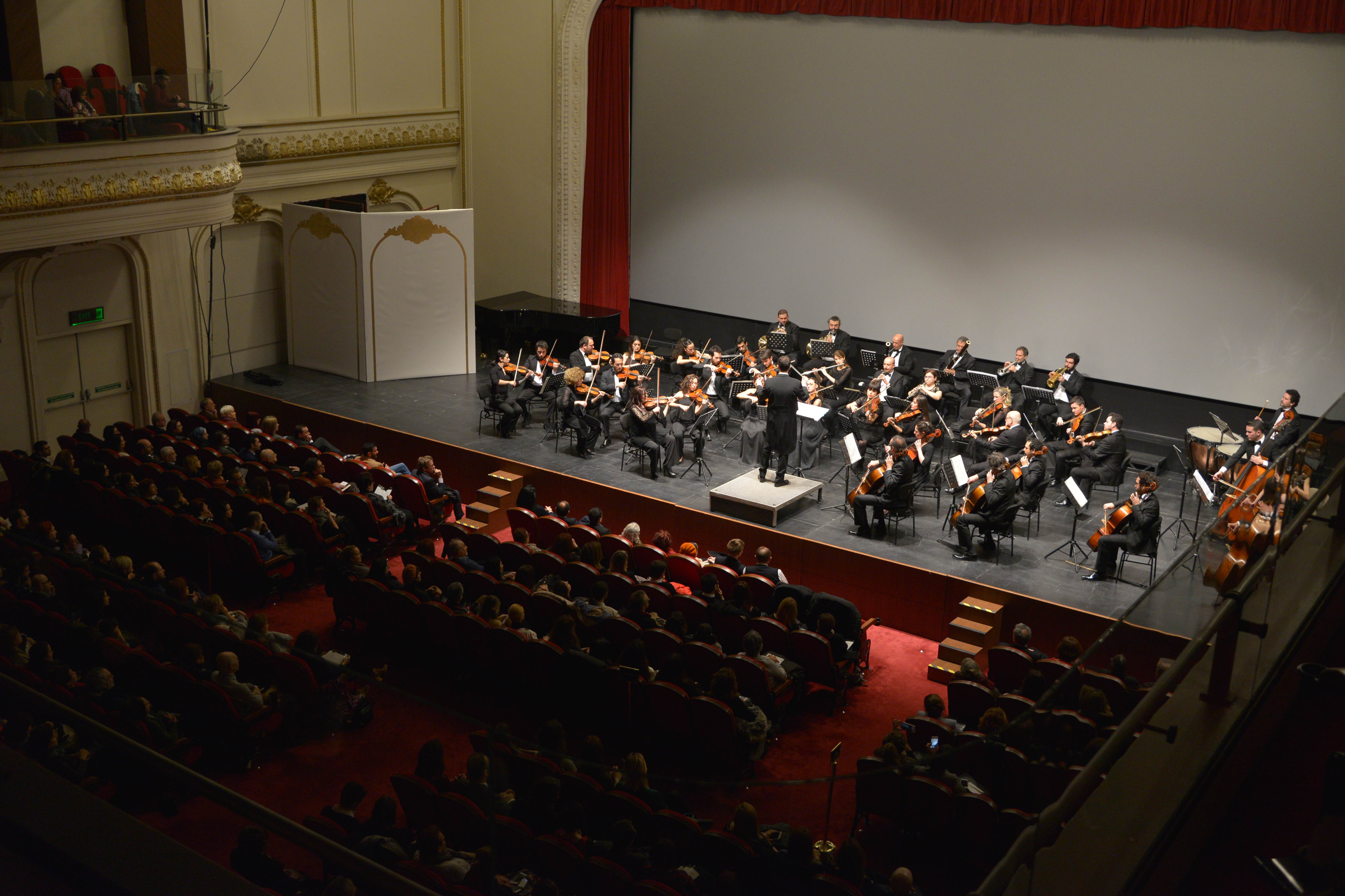BAU Oda Orkestrası İdil Biret'e Eşlik Etti