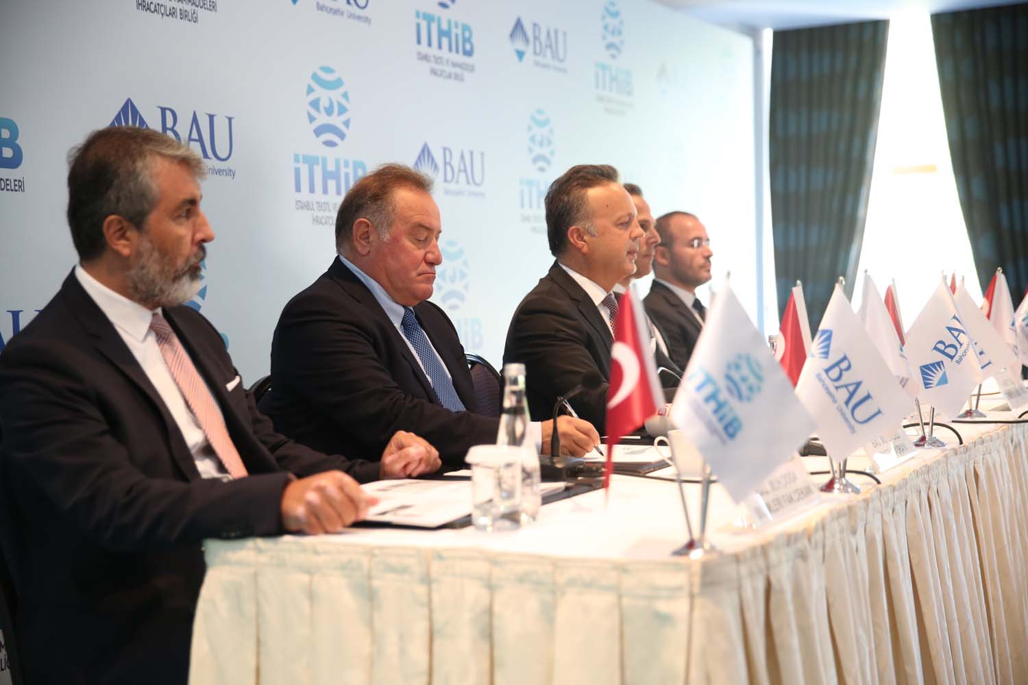 Türkiye'de Bir İlk: Sanayi ve Üniversite İşbirliği ile Teknik Tekstil Yüksek Lisans Programı Açılıyor