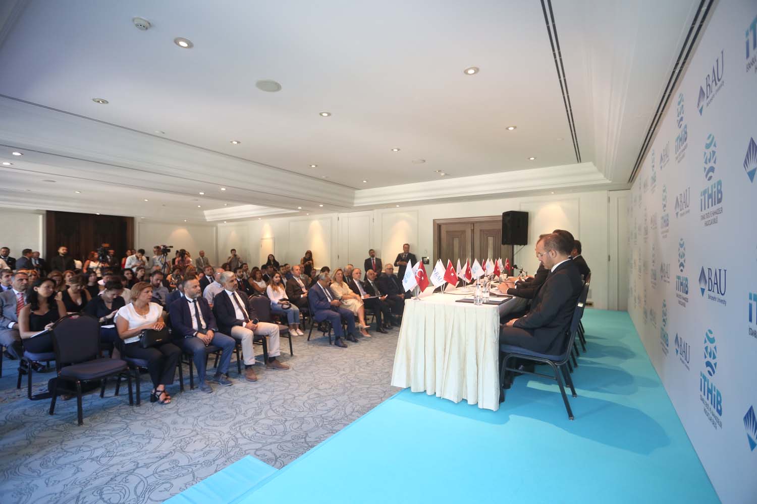 Türkiye'de Bir İlk: Sanayi ve Üniversite İşbirliği ile Teknik Tekstil Yüksek Lisans Programı Açılıyor