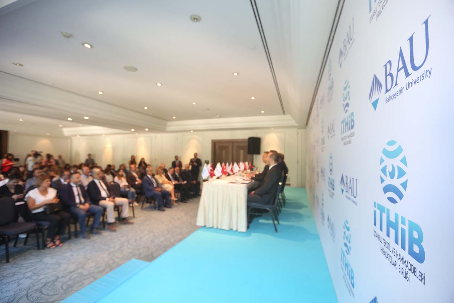 Türkiye'de Bir İlk: Sanayi ve Üniversite İşbirliği ile Teknik Tekstil Yüksek Lisans Programı Açılıyor