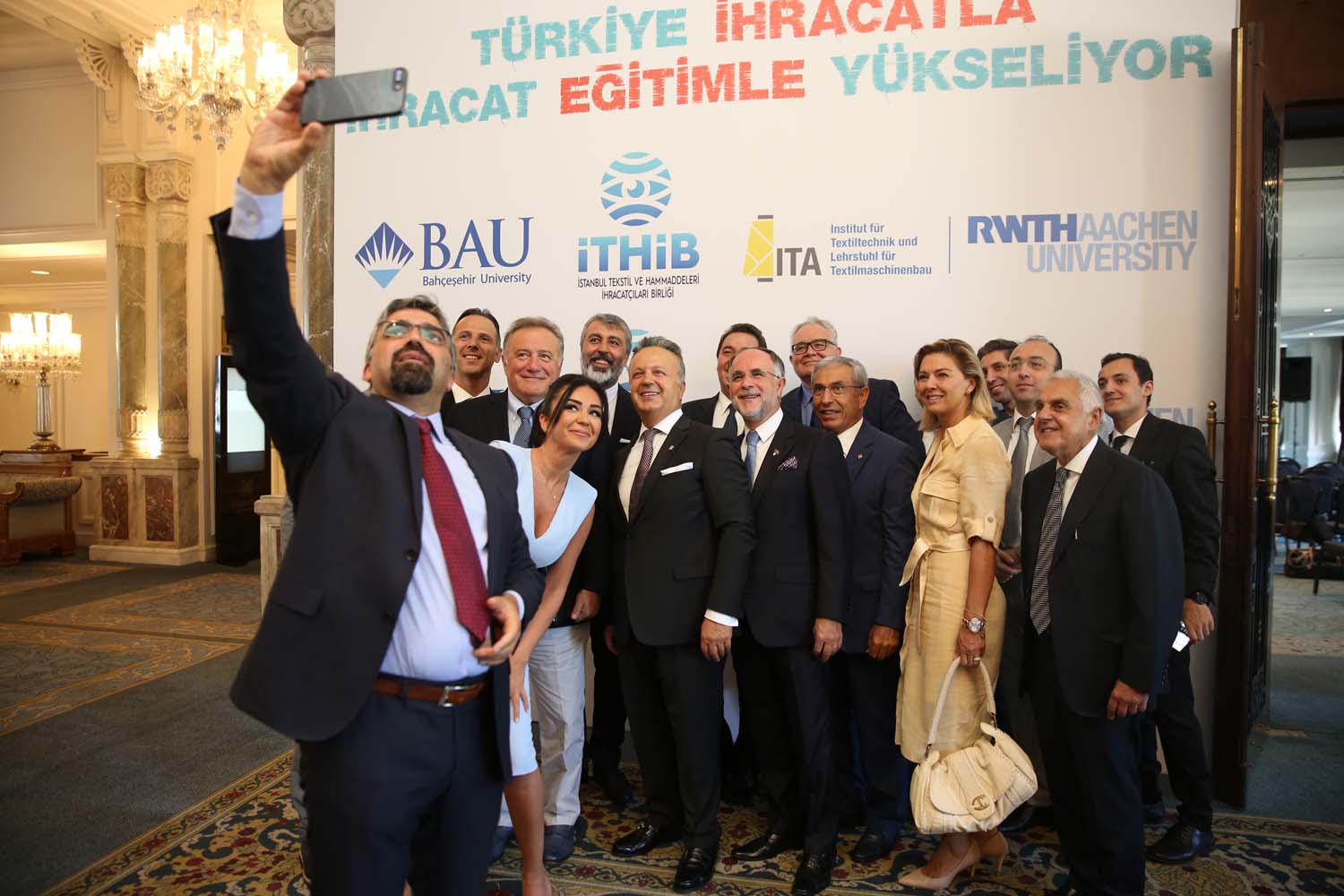 Türkiye'de Bir İlk: Sanayi ve Üniversite İşbirliği ile Teknik Tekstil Yüksek Lisans Programı Açılıyor