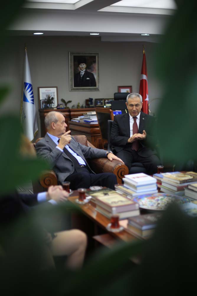 İlker Başbuğ BAU'da Orta Doğu ve Türkiye Konferansı'na Katıldı