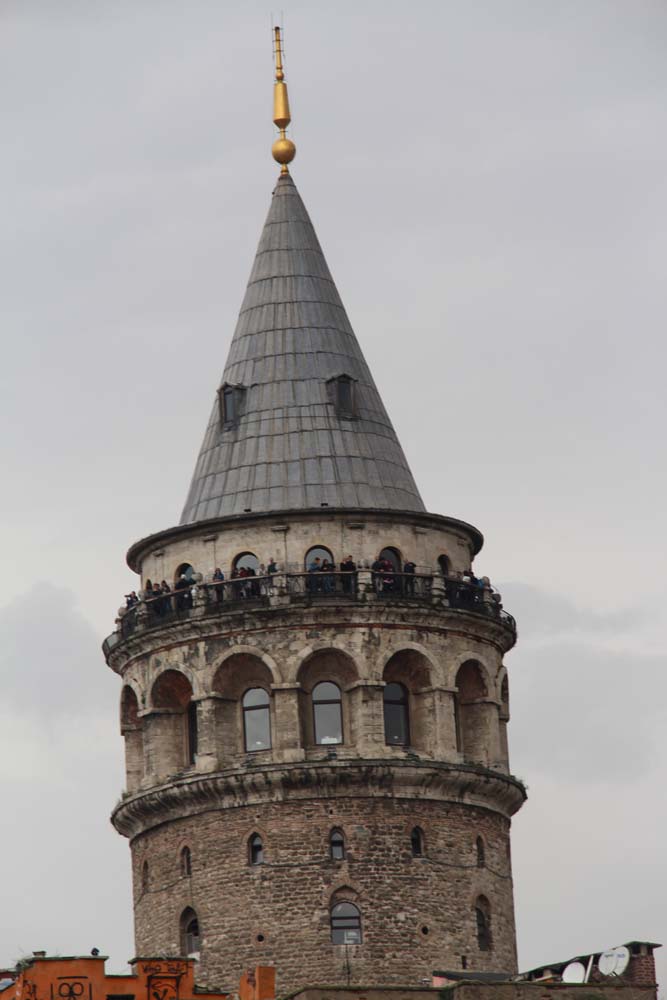 Disleksili Çocuklar VR ile Sanal Gezintiye Çıktı, Graffiti ile Beşiktaş Duvarlarını Renklendirdi