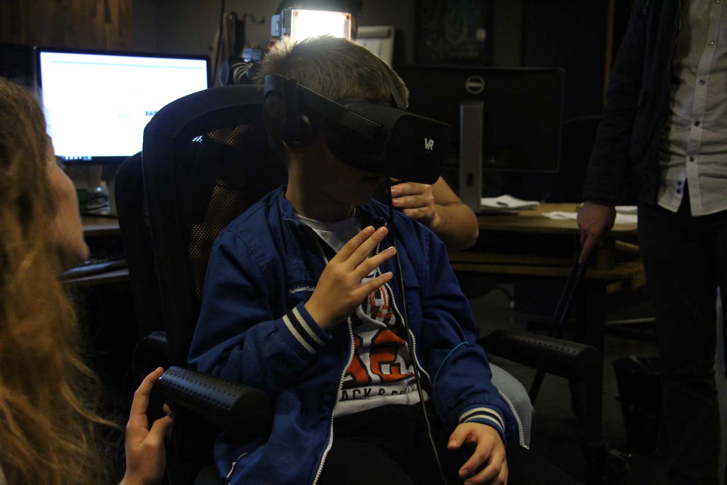 Disleksili Çocuklar VR ile Sanal Gezintiye Çıktı, Graffiti ile Beşiktaş Duvarlarını Renklendirdi