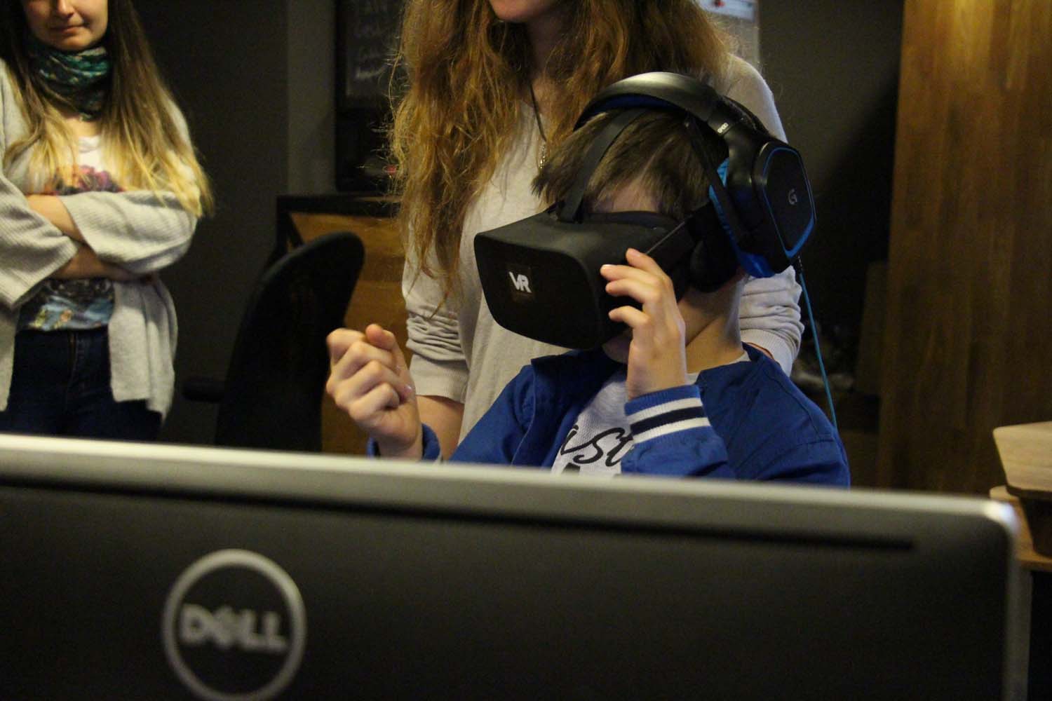 Disleksili Çocuklar VR ile Sanal Gezintiye Çıktı, Graffiti ile Beşiktaş Duvarlarını Renklendirdi