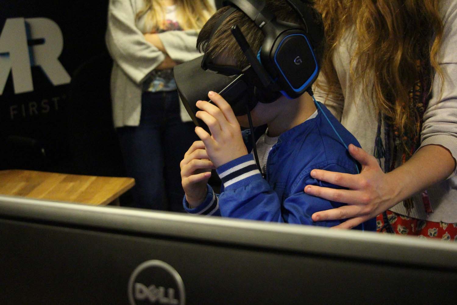 Disleksili Çocuklar VR ile Sanal Gezintiye Çıktı, Graffiti ile Beşiktaş Duvarlarını Renklendirdi