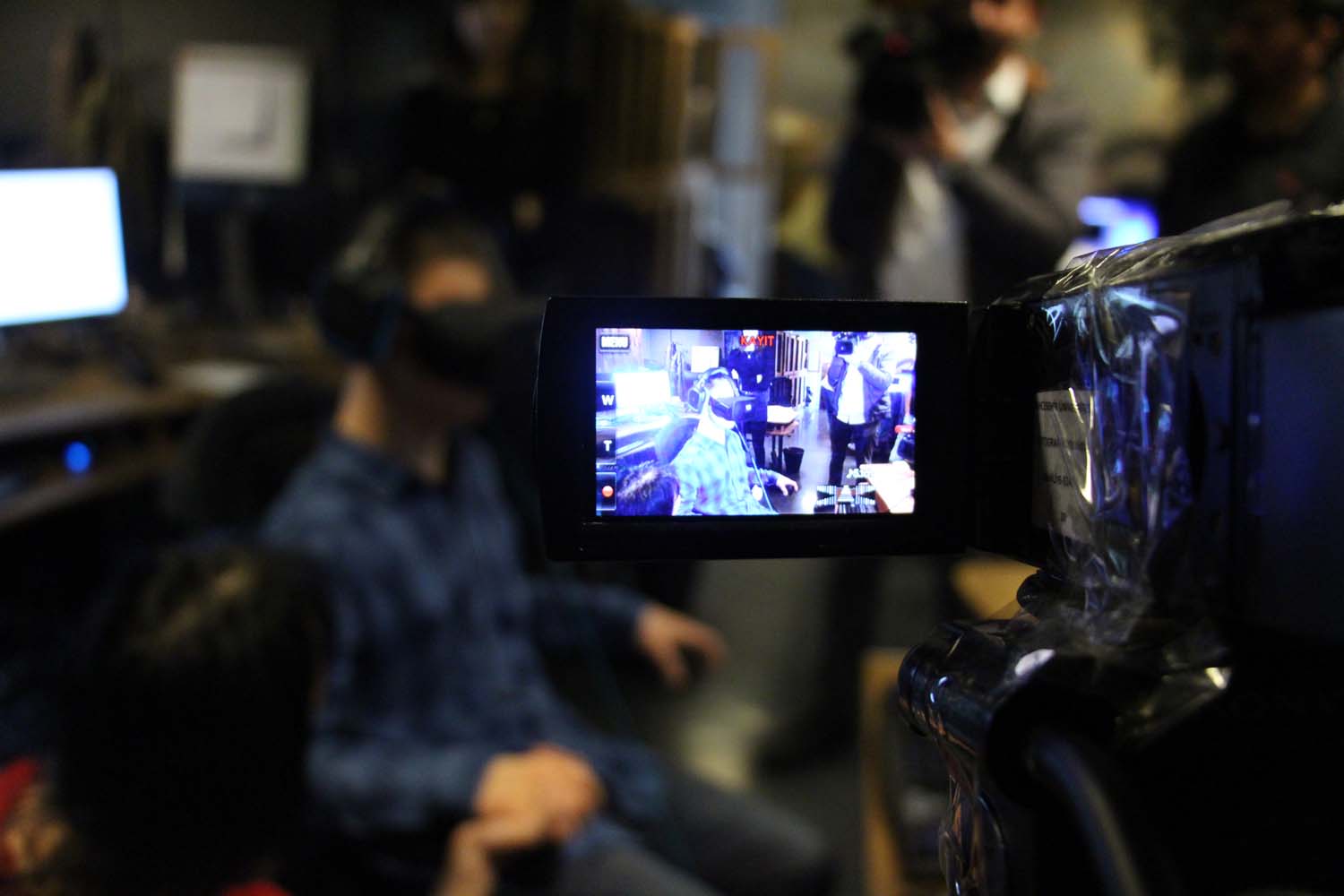 Disleksili Çocuklar VR ile Sanal Gezintiye Çıktı, Graffiti ile Beşiktaş Duvarlarını Renklendirdi