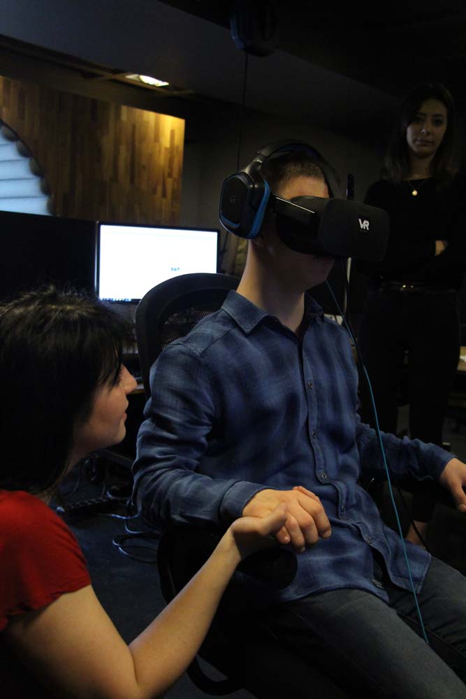 Disleksili Çocuklar VR ile Sanal Gezintiye Çıktı, Graffiti ile Beşiktaş Duvarlarını Renklendirdi