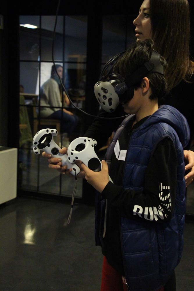 Disleksili Çocuklar VR ile Sanal Gezintiye Çıktı, Graffiti ile Beşiktaş Duvarlarını Renklendirdi