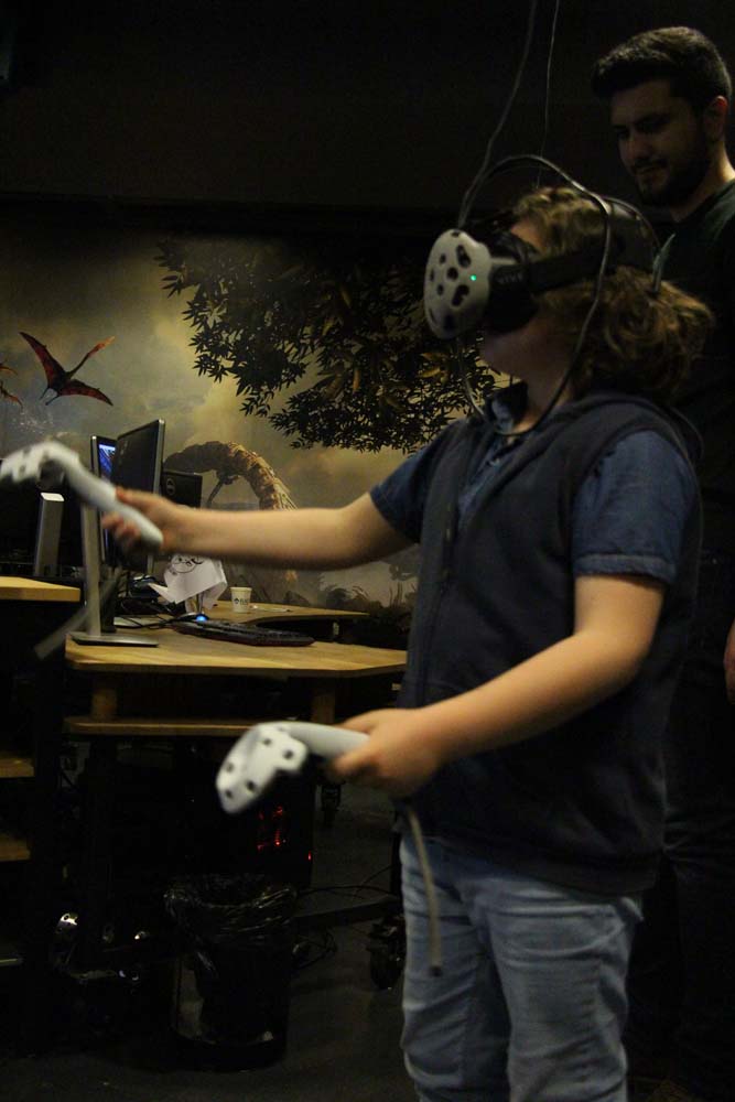 Disleksili Çocuklar VR ile Sanal Gezintiye Çıktı, Graffiti ile Beşiktaş Duvarlarını Renklendirdi