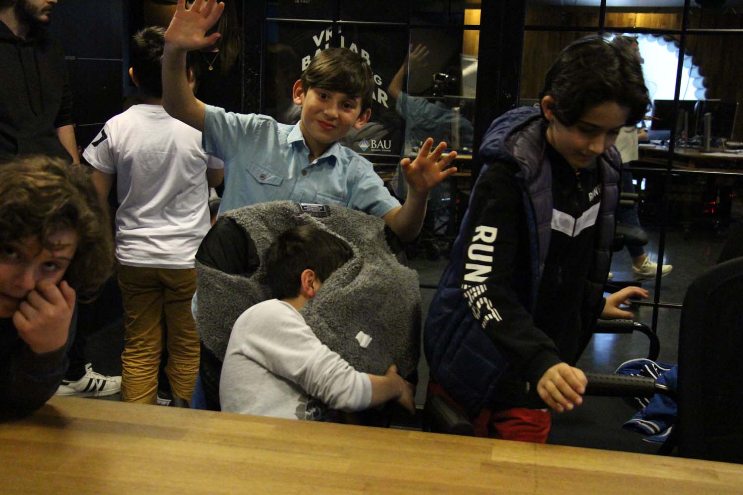 Disleksili Çocuklar VR ile Sanal Gezintiye Çıktı, Graffiti ile Beşiktaş Duvarlarını Renklendirdi