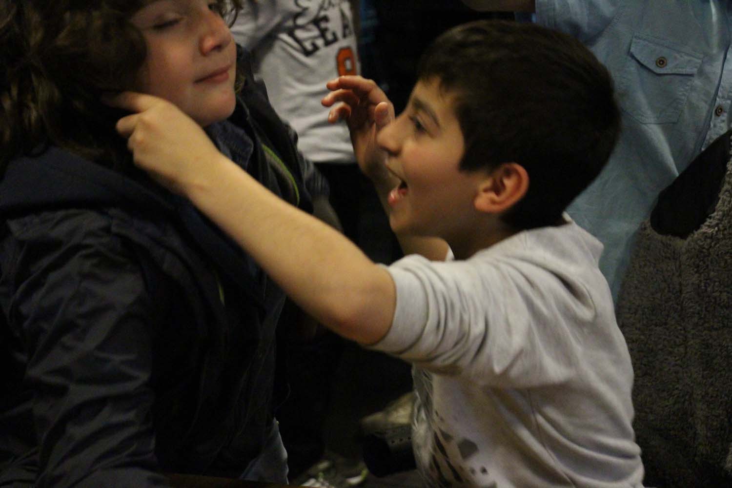 Disleksili Çocuklar VR ile Sanal Gezintiye Çıktı, Graffiti ile Beşiktaş Duvarlarını Renklendirdi