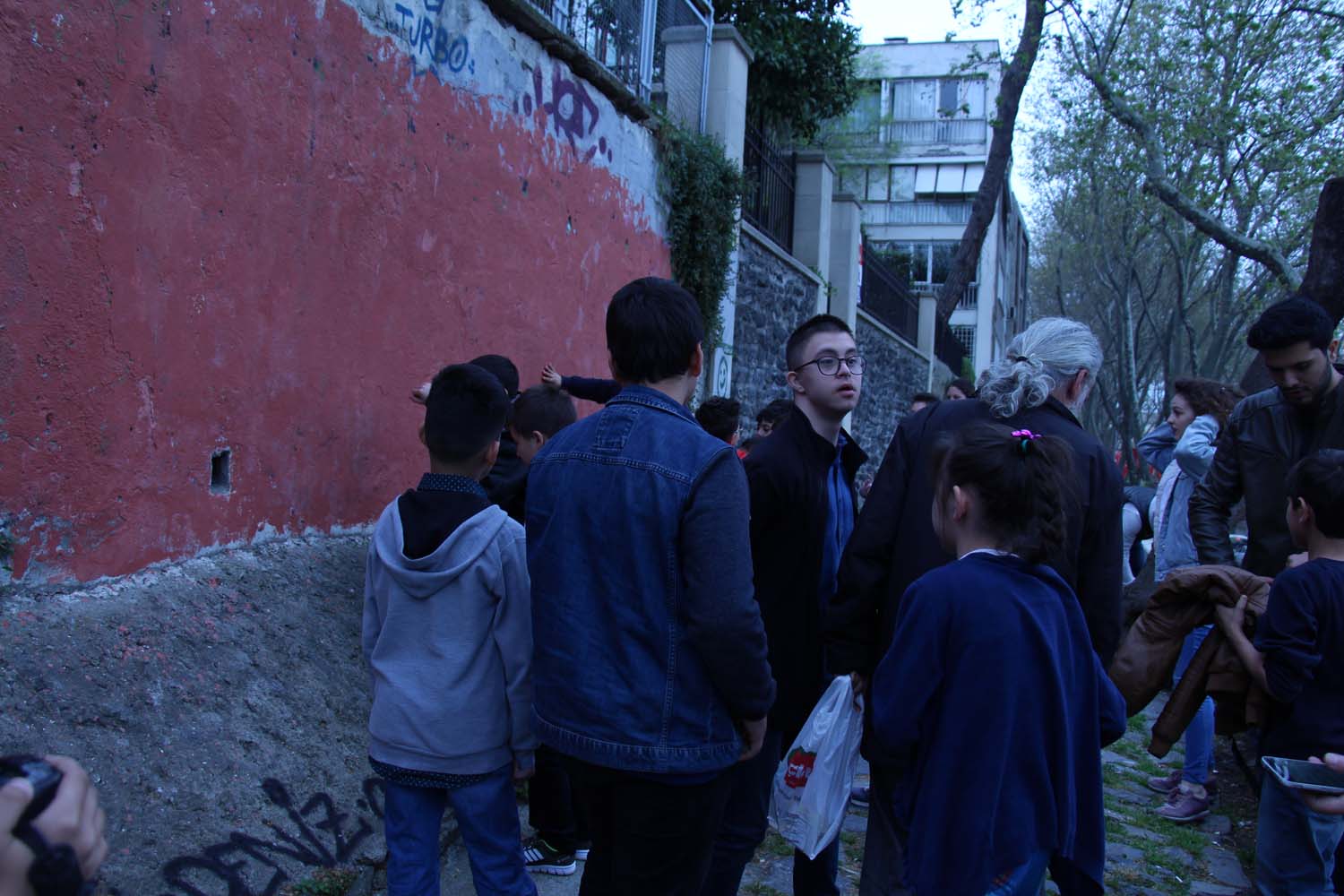 Disleksili Çocuklar VR ile Sanal Gezintiye Çıktı, Graffiti ile Beşiktaş Duvarlarını Renklendirdi