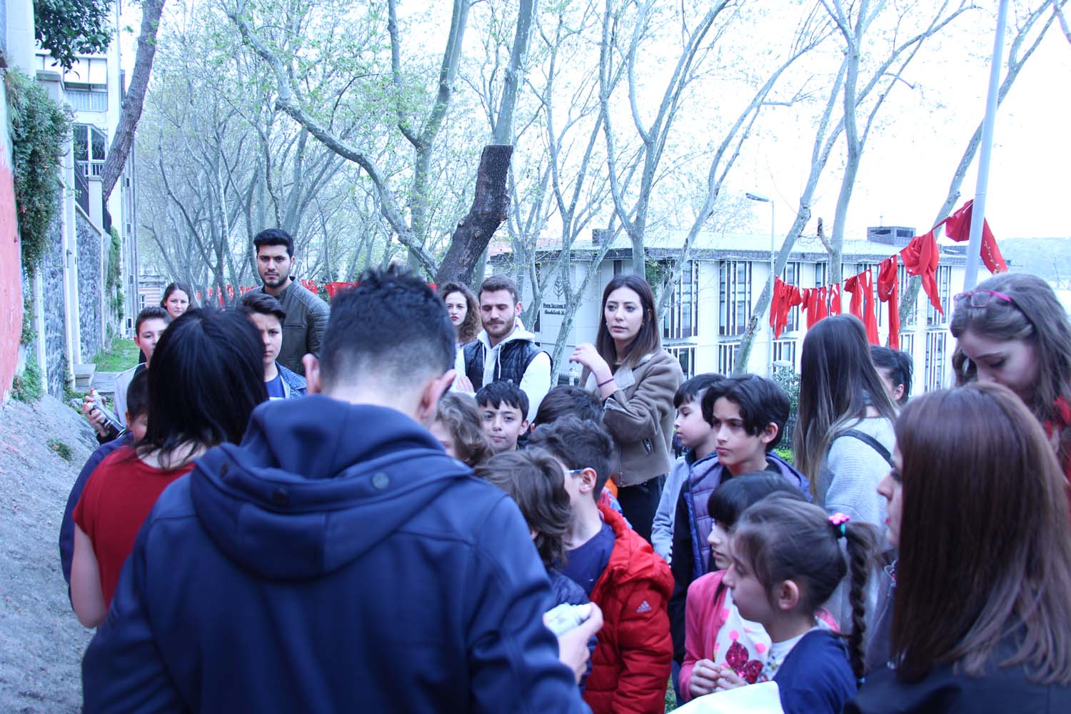 Disleksili Çocuklar VR ile Sanal Gezintiye Çıktı, Graffiti ile Beşiktaş Duvarlarını Renklendirdi