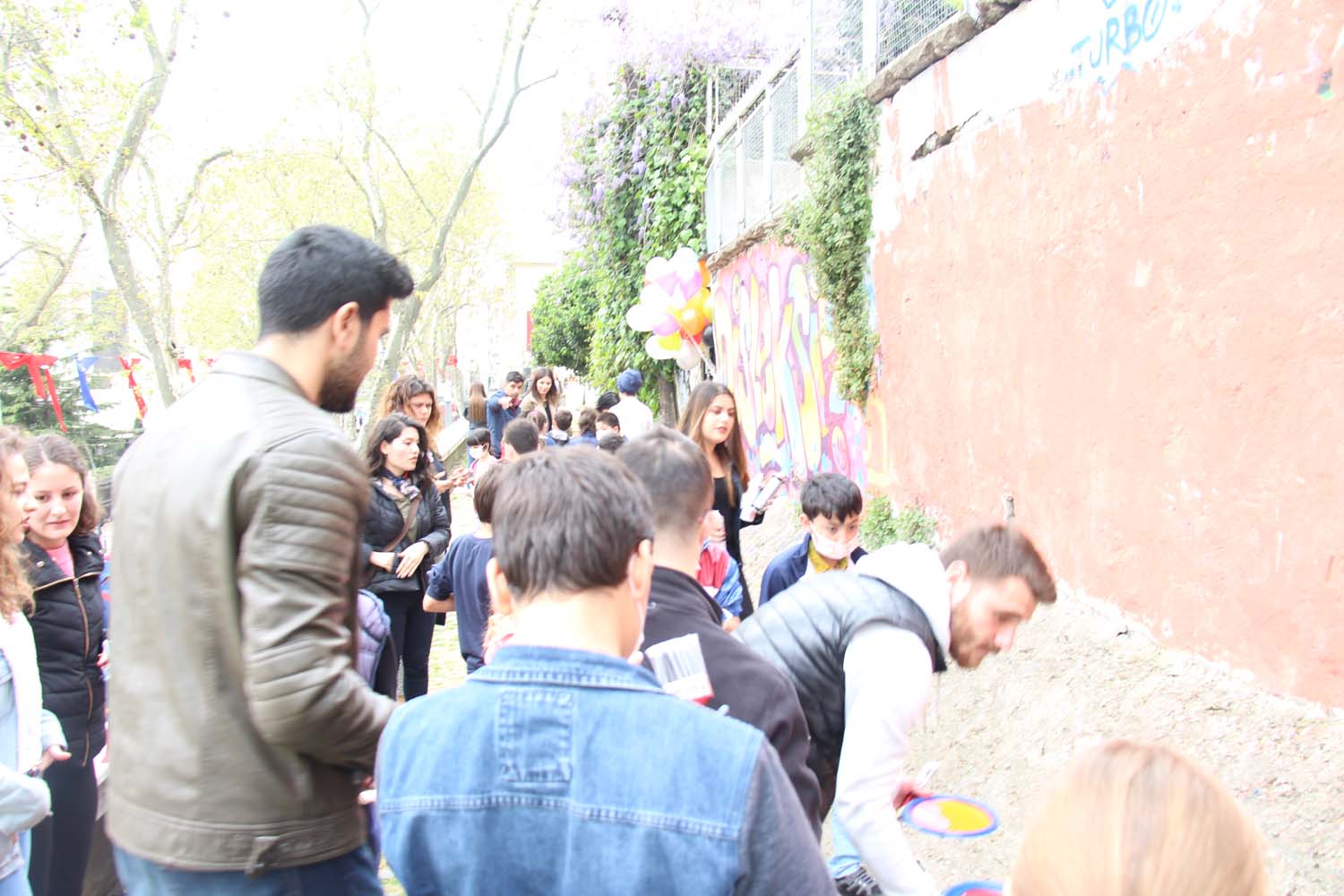 Disleksili Çocuklar VR ile Sanal Gezintiye Çıktı, Graffiti ile Beşiktaş Duvarlarını Renklendirdi