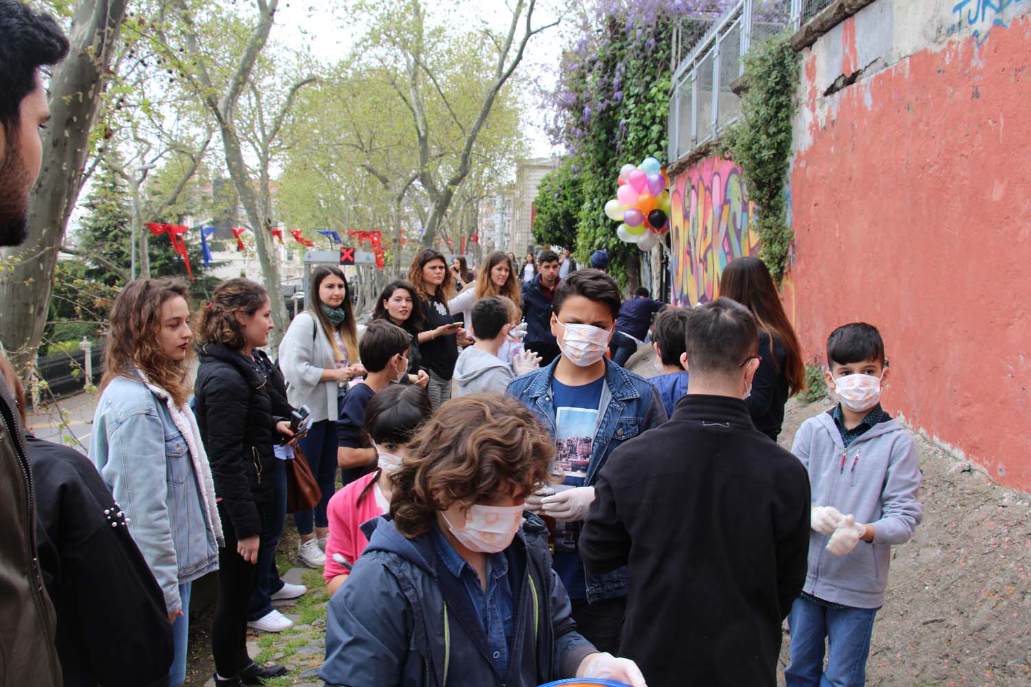 Disleksili Çocuklar VR ile Sanal Gezintiye Çıktı, Graffiti ile Beşiktaş Duvarlarını Renklendirdi