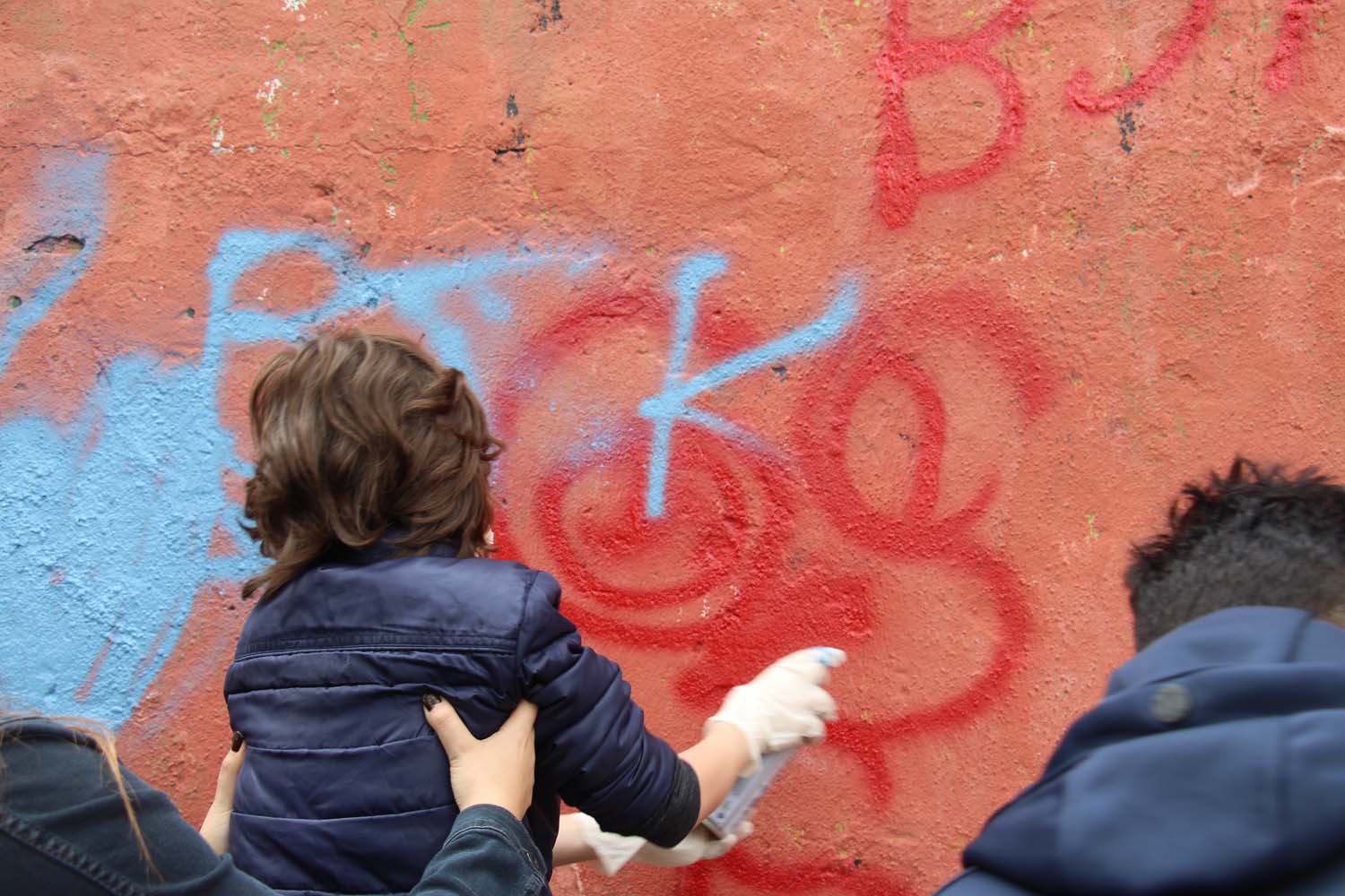 Disleksili Çocuklar VR ile Sanal Gezintiye Çıktı, Graffiti ile Beşiktaş Duvarlarını Renklendirdi