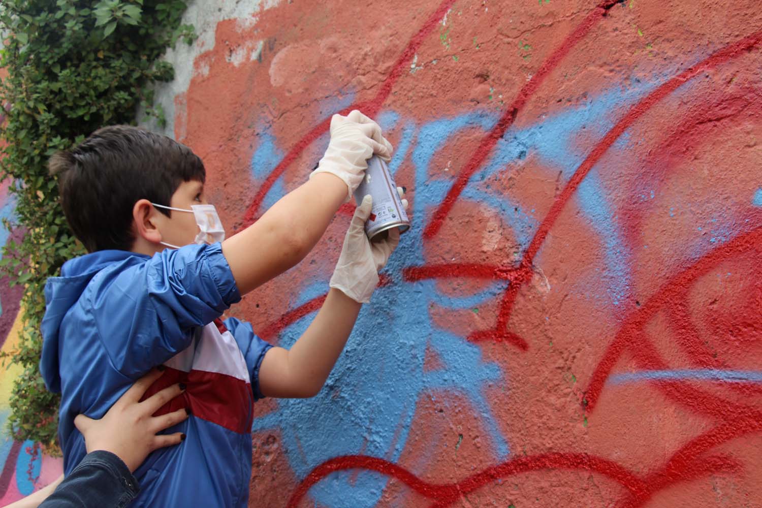 Disleksili Çocuklar VR ile Sanal Gezintiye Çıktı, Graffiti ile Beşiktaş Duvarlarını Renklendirdi