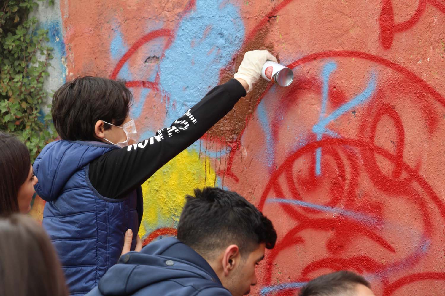 Disleksili Çocuklar VR ile Sanal Gezintiye Çıktı, Graffiti ile Beşiktaş Duvarlarını Renklendirdi