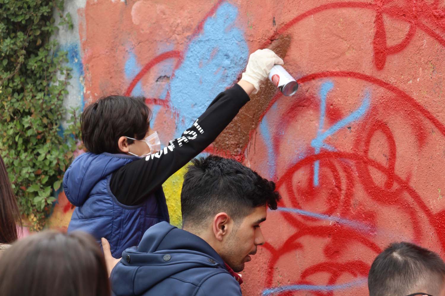 Disleksili Çocuklar VR ile Sanal Gezintiye Çıktı, Graffiti ile Beşiktaş Duvarlarını Renklendirdi