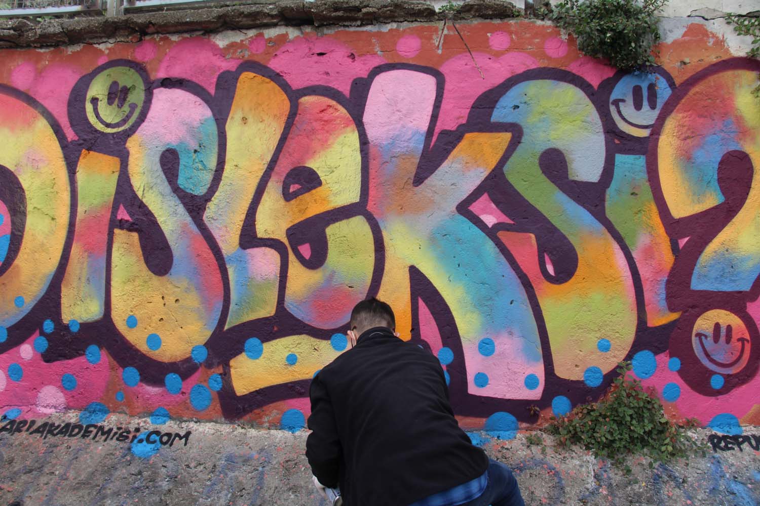 Disleksili Çocuklar VR ile Sanal Gezintiye Çıktı, Graffiti ile Beşiktaş Duvarlarını Renklendirdi